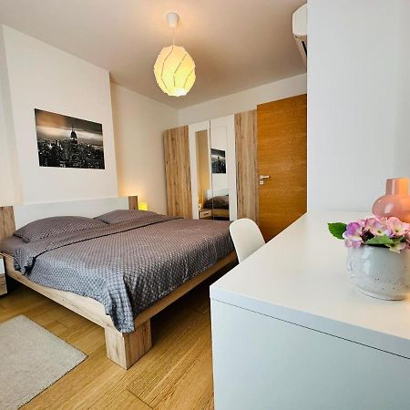 Apartments05 In New Building With Free Parking Panorama City - Amazing View Close To Old Town Bratislava Exterior foto